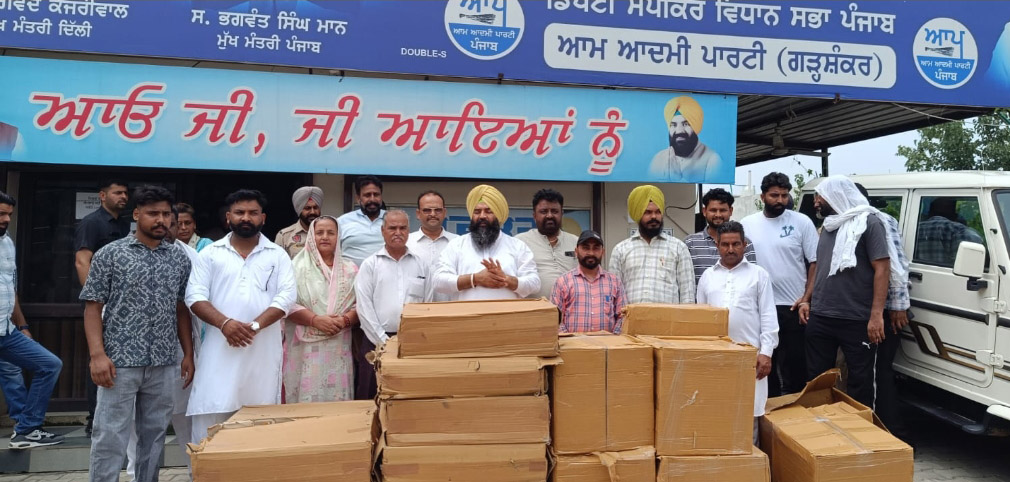 Deputy Speaker Jai Krishan Singh Rori presents solar lights to 22 villages